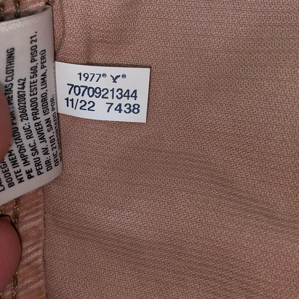 American Eagle Stretch Corduroy Highest Waist '90s Boyfriend Cargo Short - Picture 9 of 9